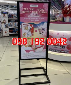 Standee chân sắt tốt kích thước 60 × 160cm